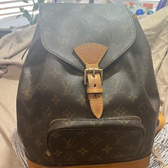 Louis Vuitton Montsouris Backpack PM - Picture 5 of 15